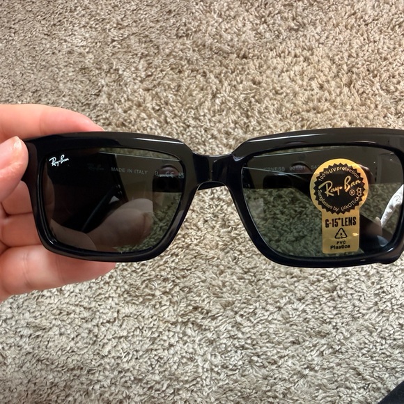 Ray-Ban Black Sunglasses - Picture 2 of 6